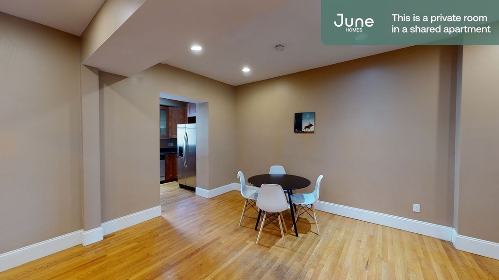 1592 Beacon Street - Photo 14