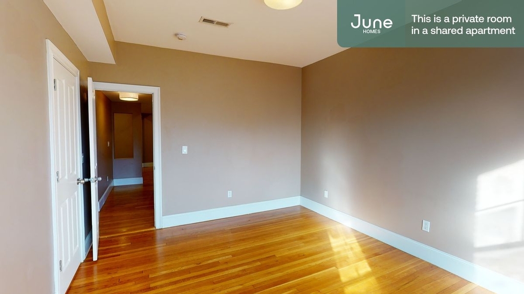 1592 Beacon Street - Photo 1