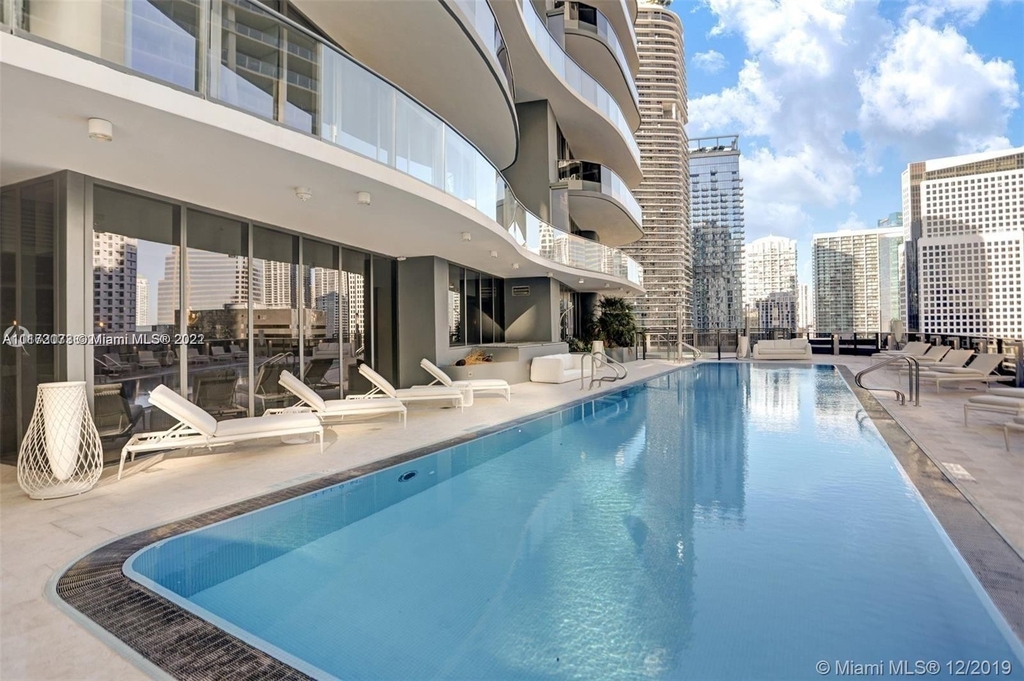 1000 Brickell Plz - Photo 8