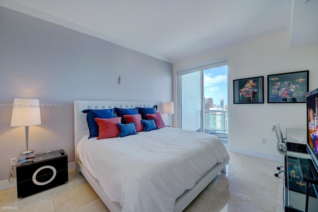 950 Brickell Bay Dr - Photo 1