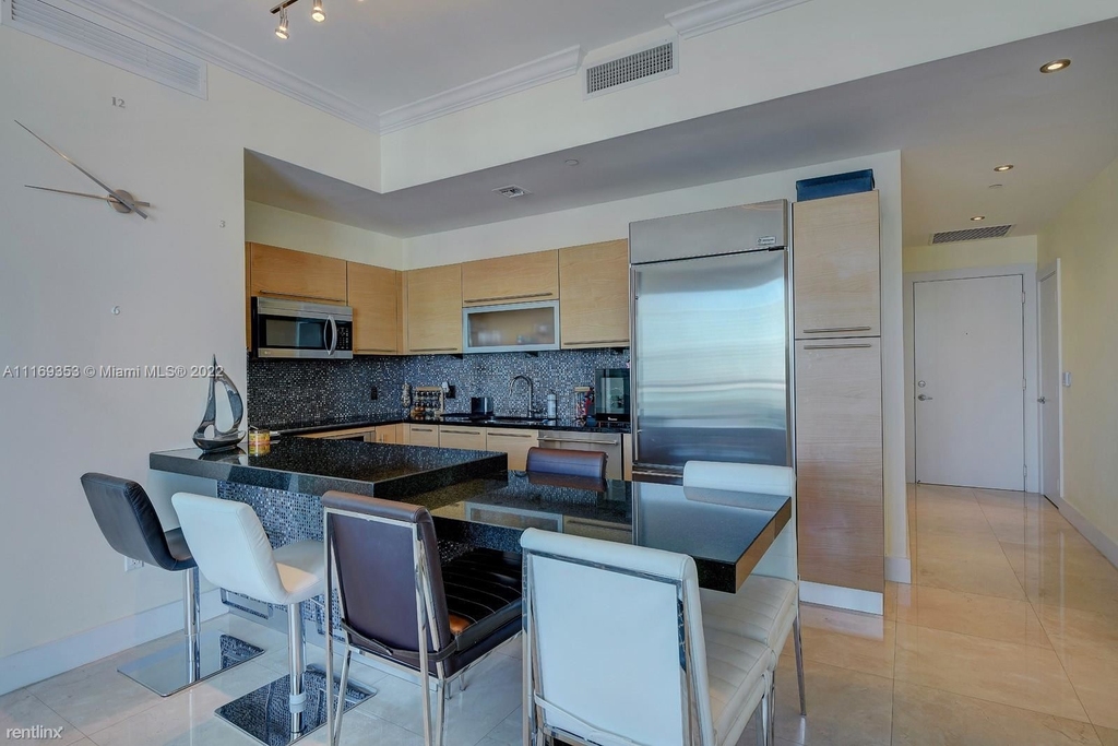 950 Brickell Bay Dr - Photo 3