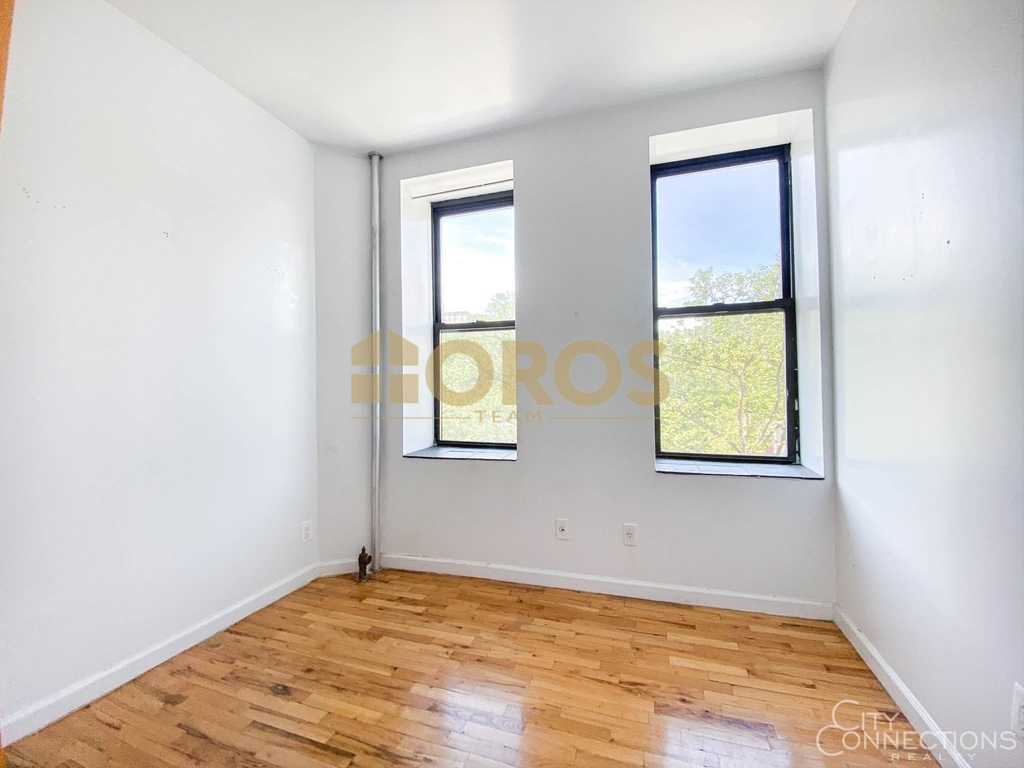 E 2nd St - Photo 4