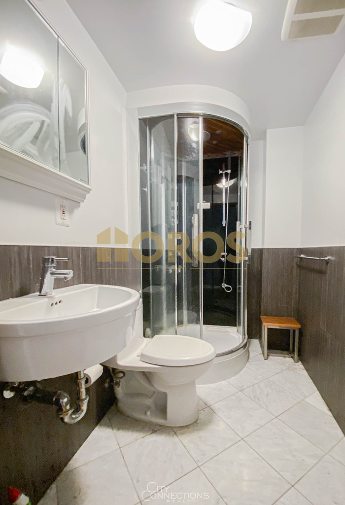 510 East 11th Street - Photo 16