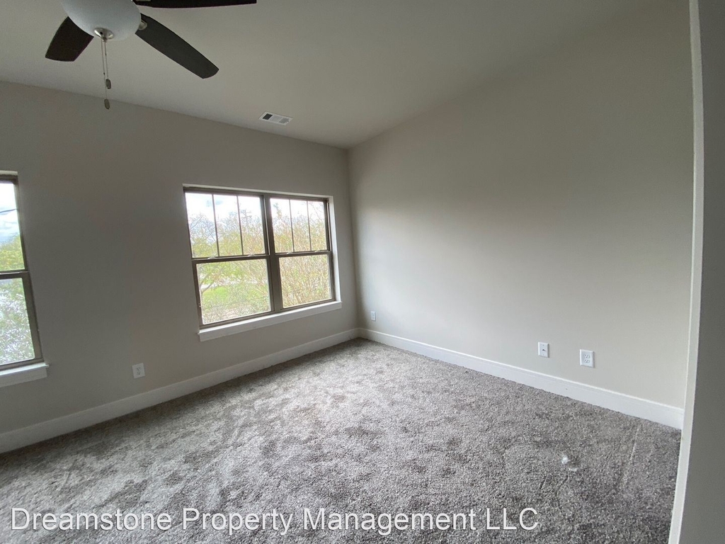 128 Hartsville Court - Photo 4