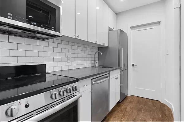 313 E 92nd Street - Photo 7