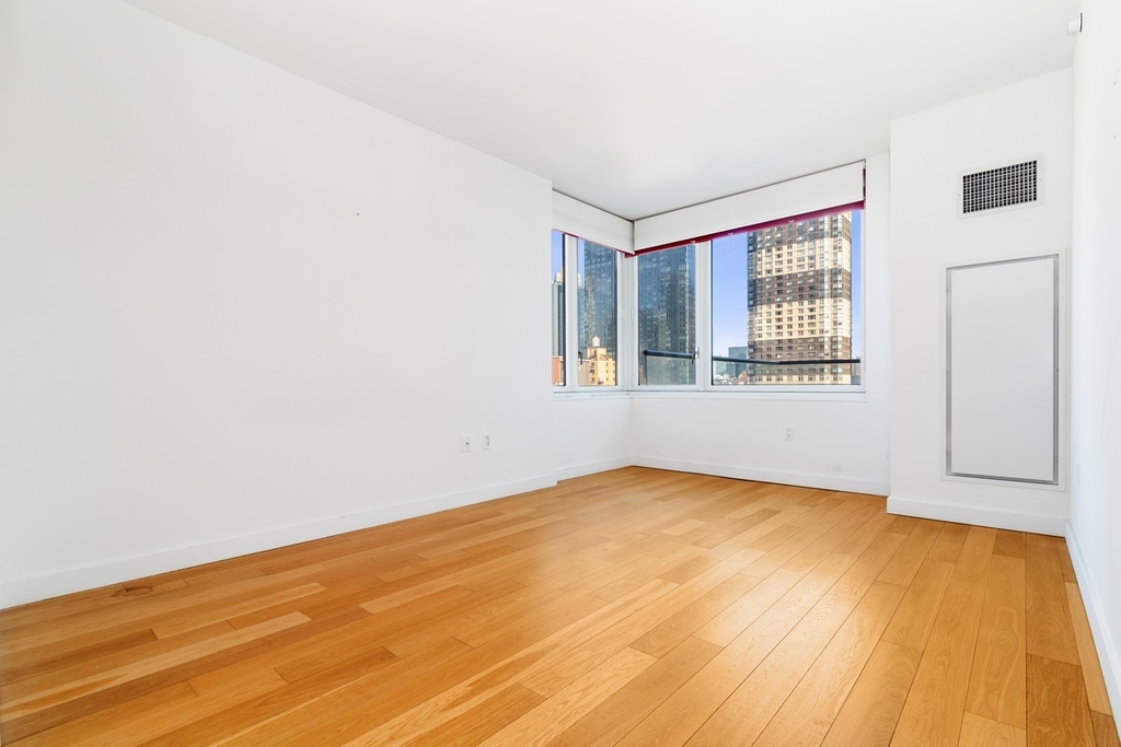 515 9th Avenue - Photo 3