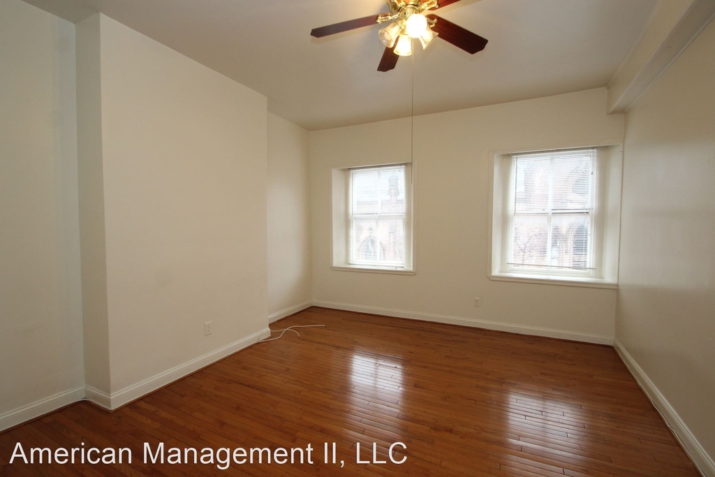 809 Park Ave - Photo 1