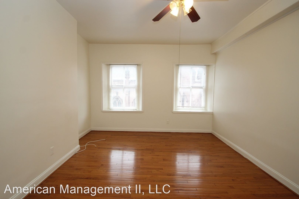 809 Park Ave - Photo 2