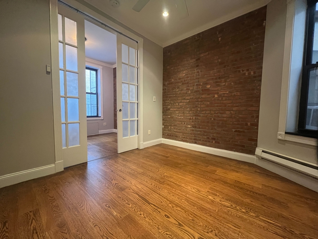 209 East 25th Street - Photo 3