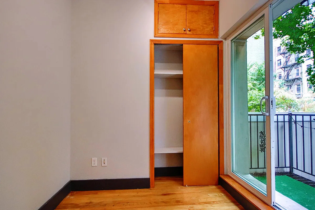 516 East 5th Street - Photo 9
