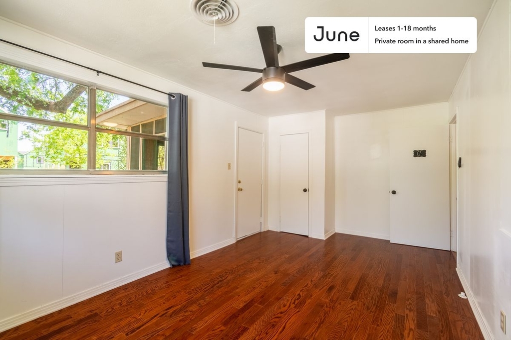 1187 Greenwood Avenue - Photo 1