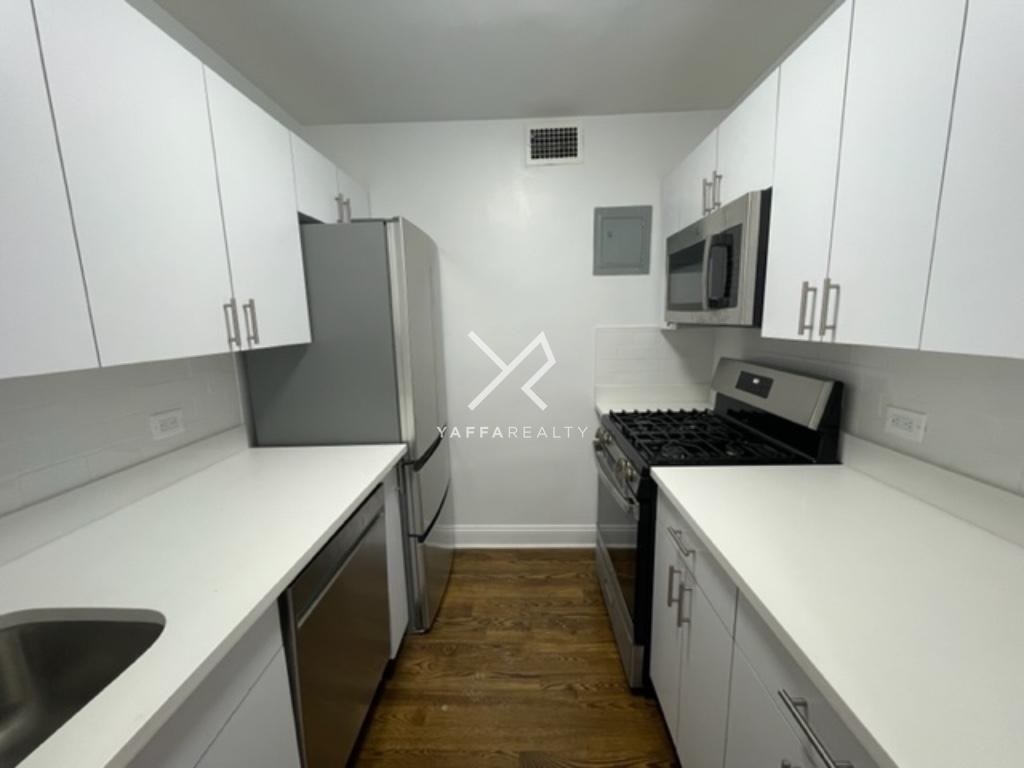 401 East 88th Street - Photo 0