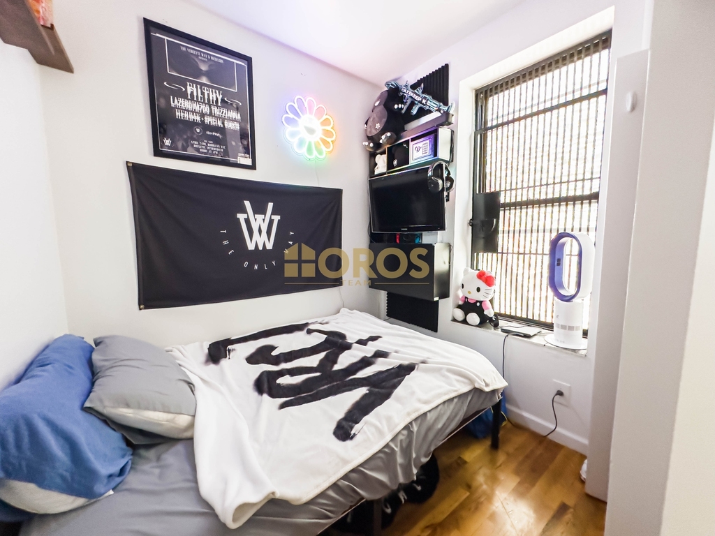 262 East 2nd Street - Photo 5