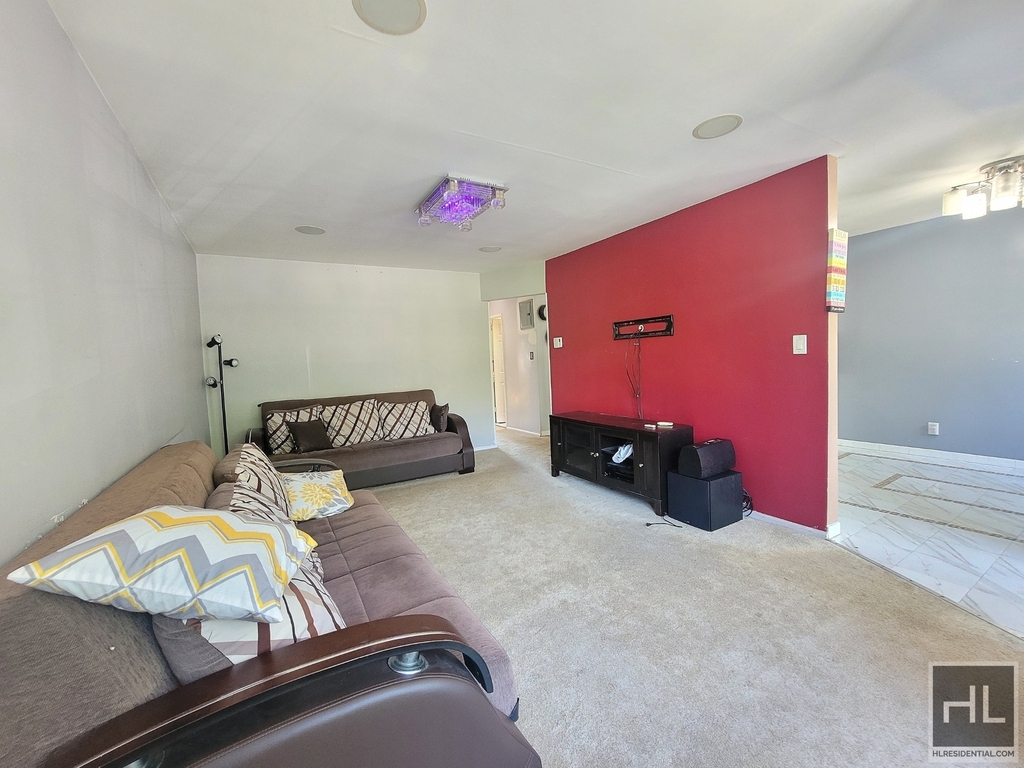 2 bed 1 bath at East Elmhurst. - Photo 9