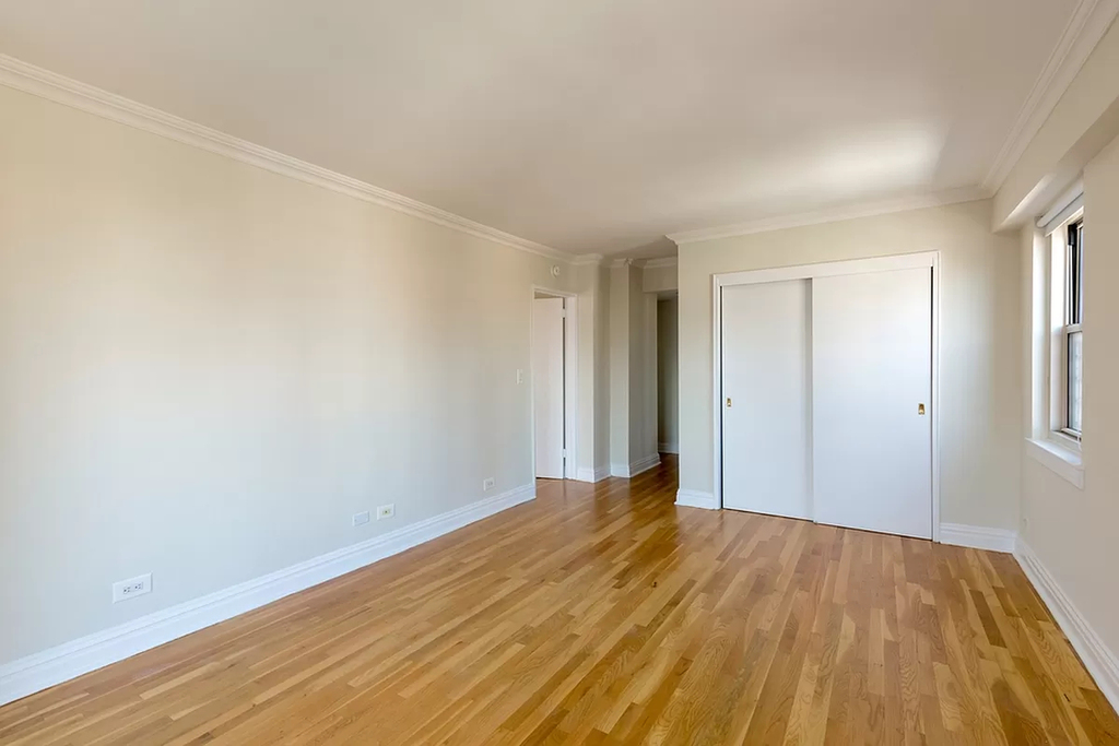 360 East 65th Street - Photo 10