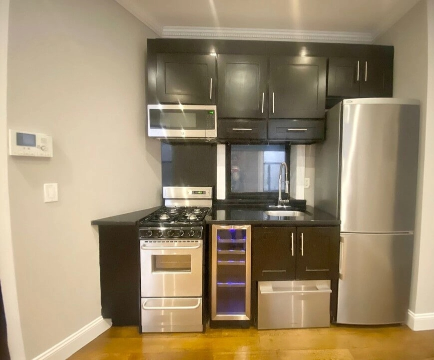 West 103rd Street - Photo 9
