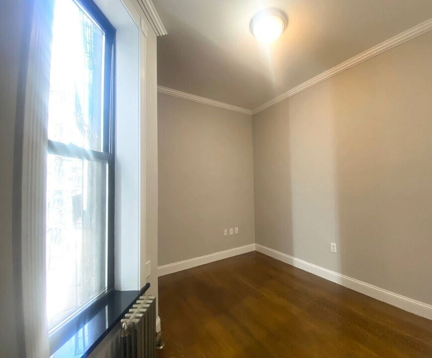 West 103rd Street - Photo 4