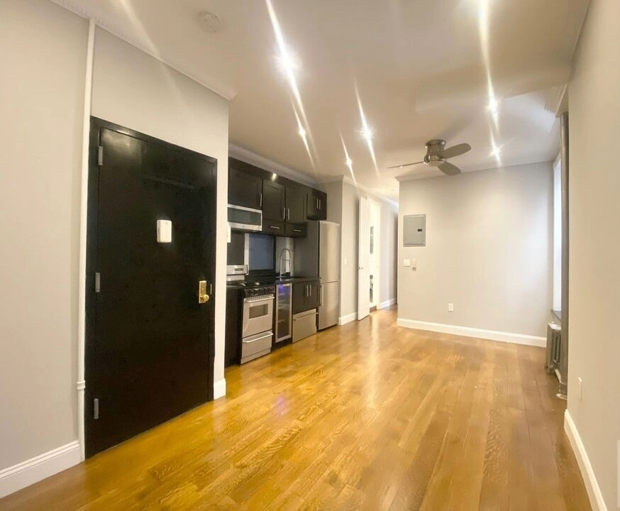 West 103rd Street - Photo 2