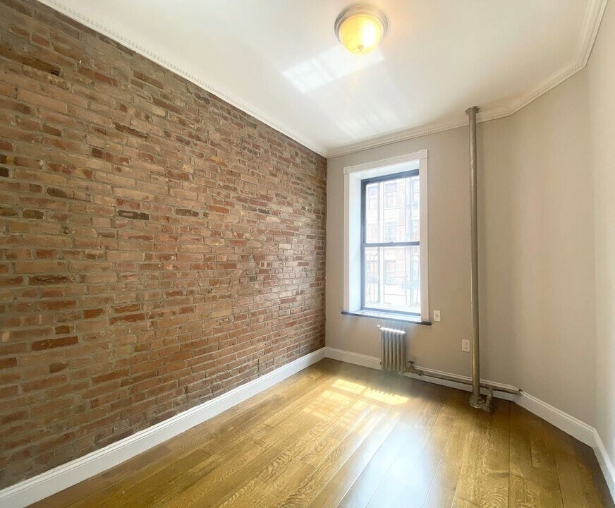 West 103rd Street - Photo 7