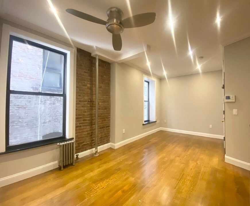 West 103rd Street - Photo 0