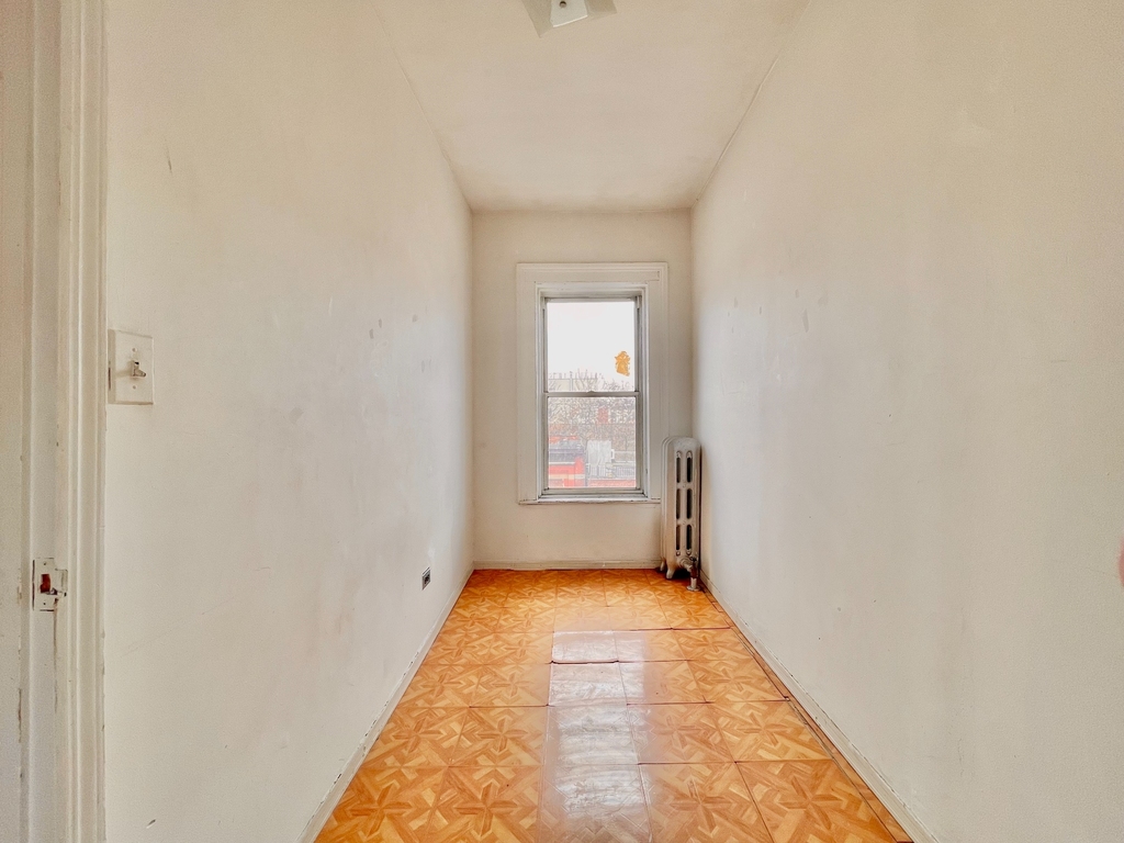 54 Lexington Avenue - Photo 3