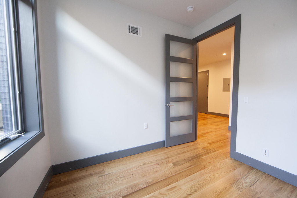 1295 Greene Avenue - Photo 7