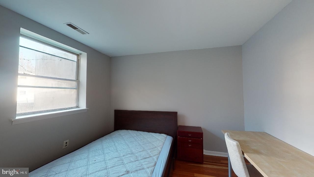 1018 Pine Street - Photo 5