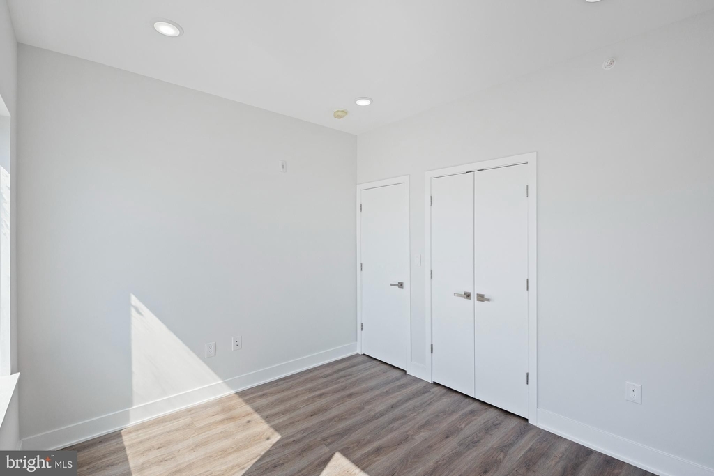 321 W Berks Street - Photo 19