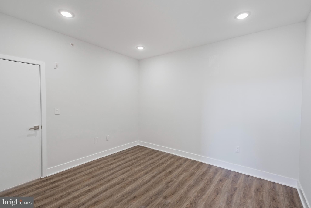 321 W Berks Street - Photo 15