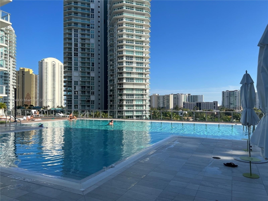 330 Sunny Isles Blvd - Photo 19