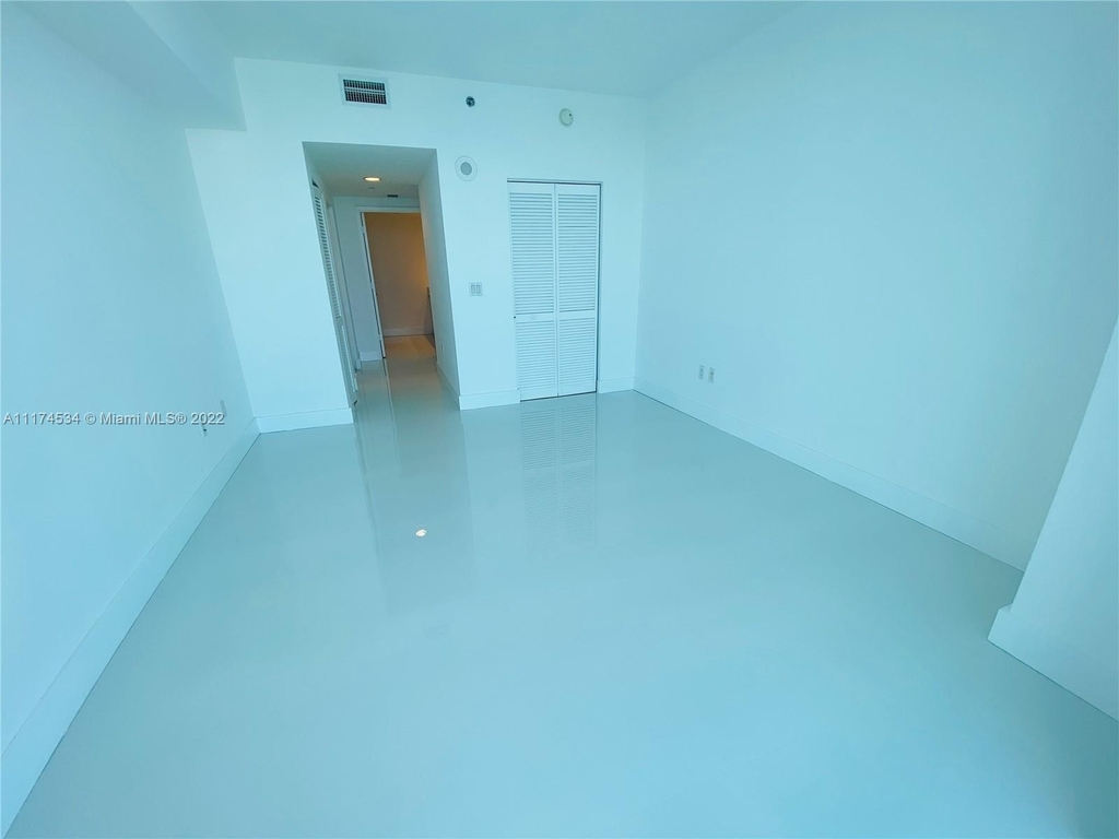 950 Brickell Bay Dr - Photo 7