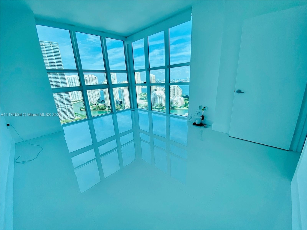 950 Brickell Bay Dr - Photo 6