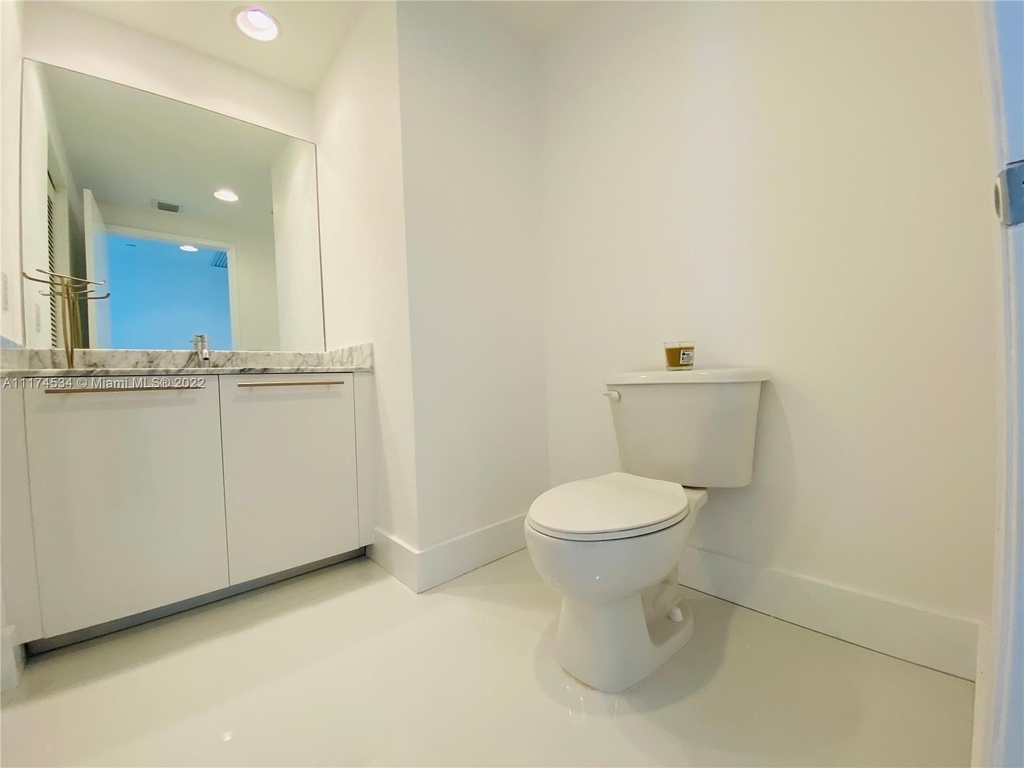 950 Brickell Bay Dr - Photo 16