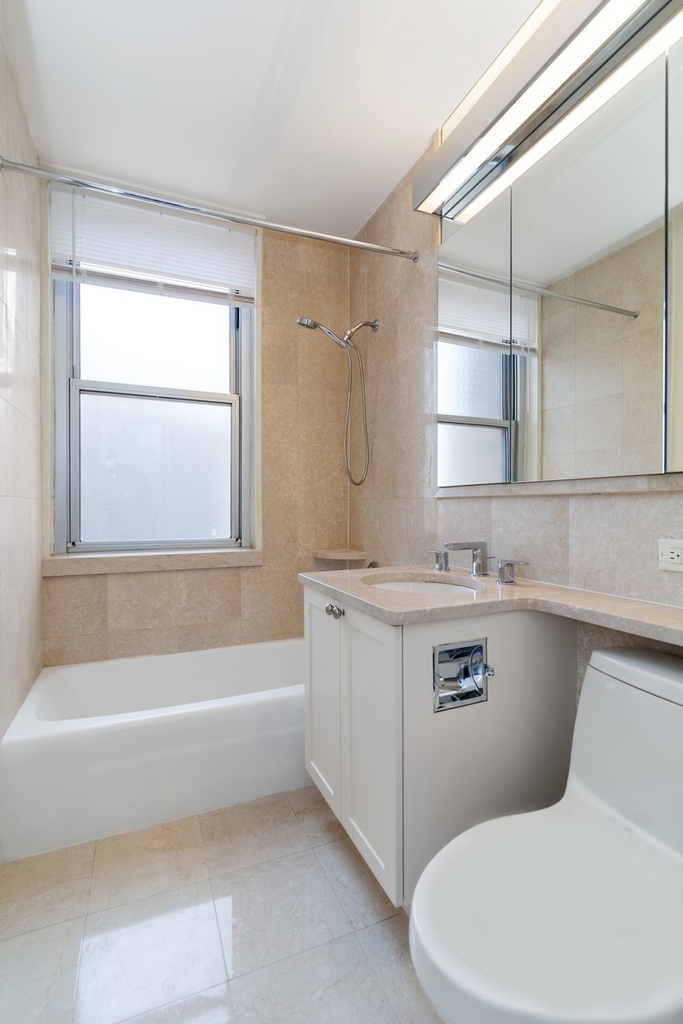 East 39th Street - Photo 9
