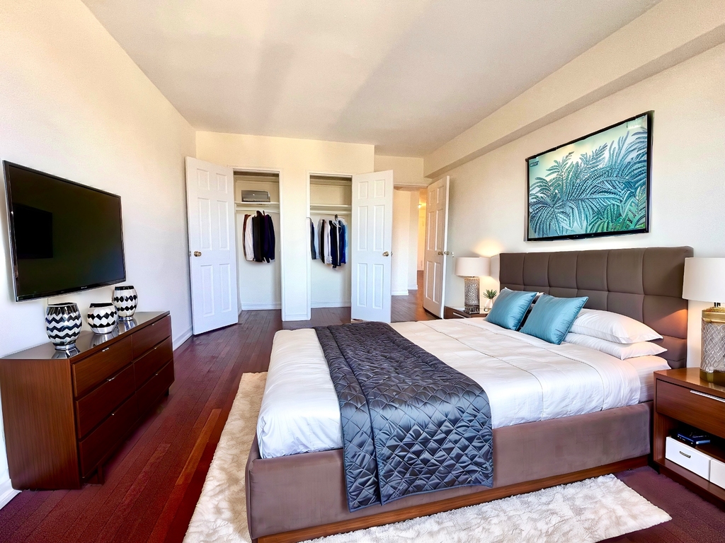 2011 Ocean Avenue - Photo 8