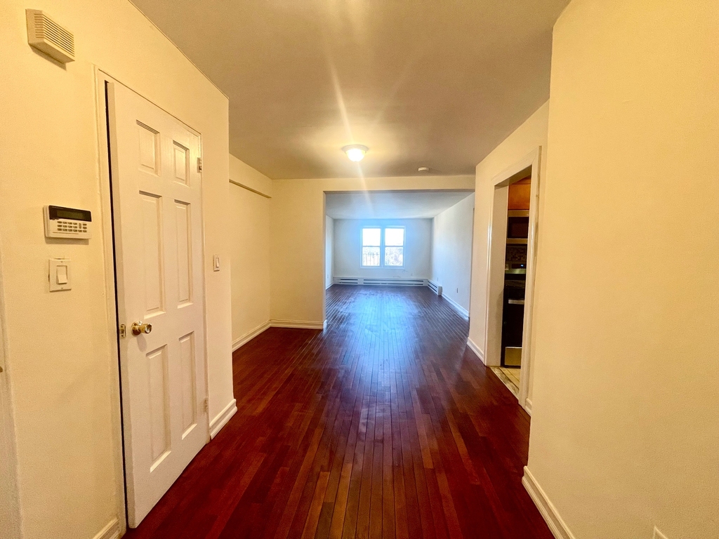 2011 Ocean Avenue - Photo 2