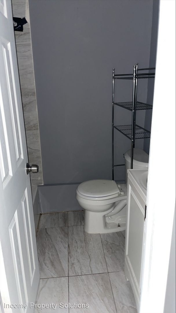 59 Van Ness Street - Photo 2
