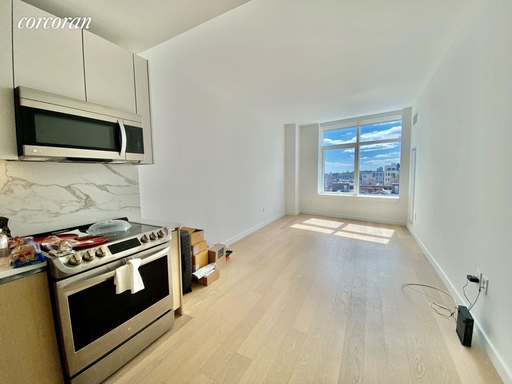 123 Linden Boulevard - Photo 1