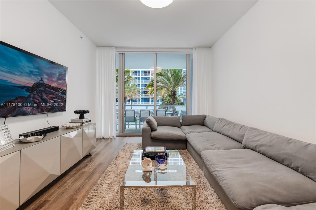 6799 Collins Ave - Photo 3