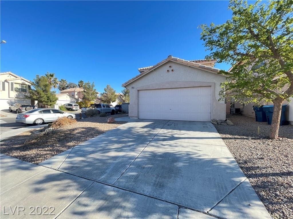 2095 Dragonslayer Avenue - Photo 0