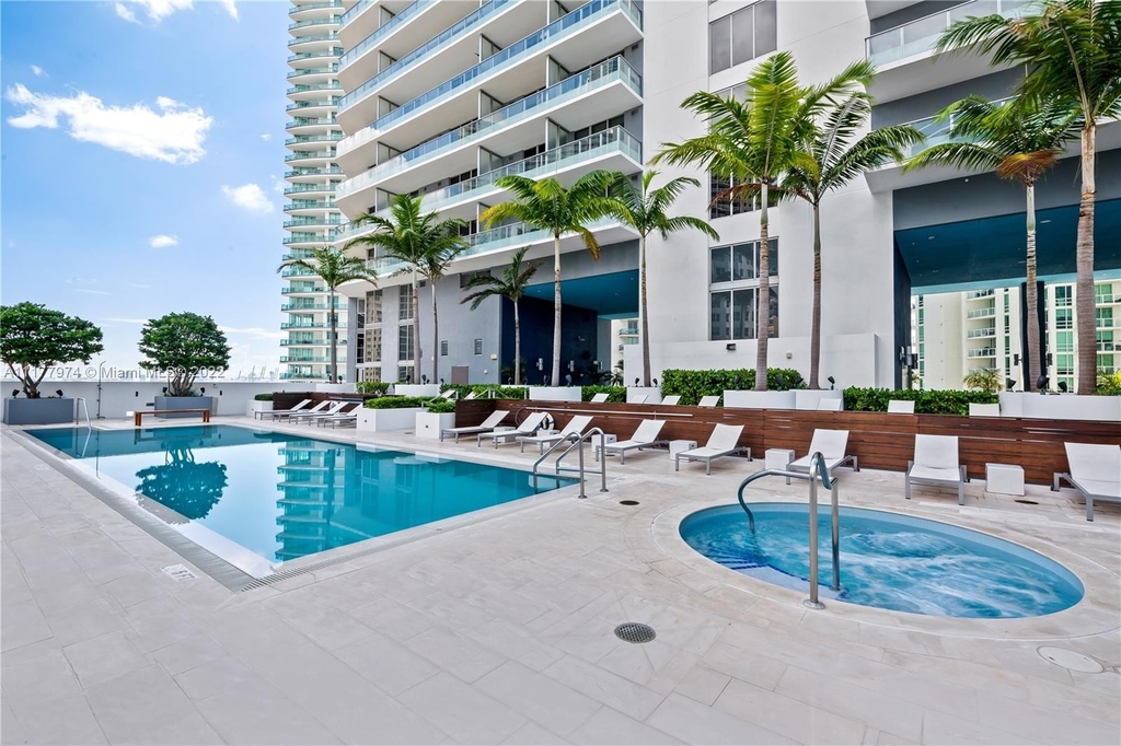 1300 Brickell Bay Dr - Photo 30