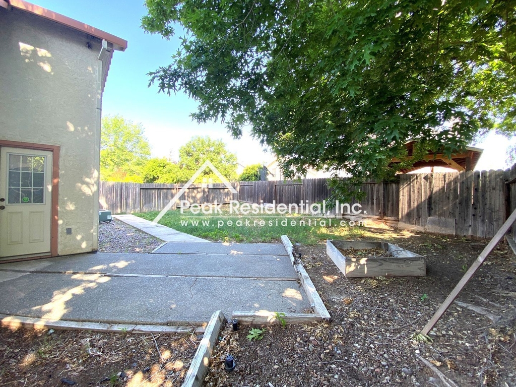 6480 Sun Ranch Dr - Photo 20