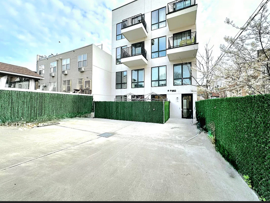 340 Irving Avenue - Photo 9