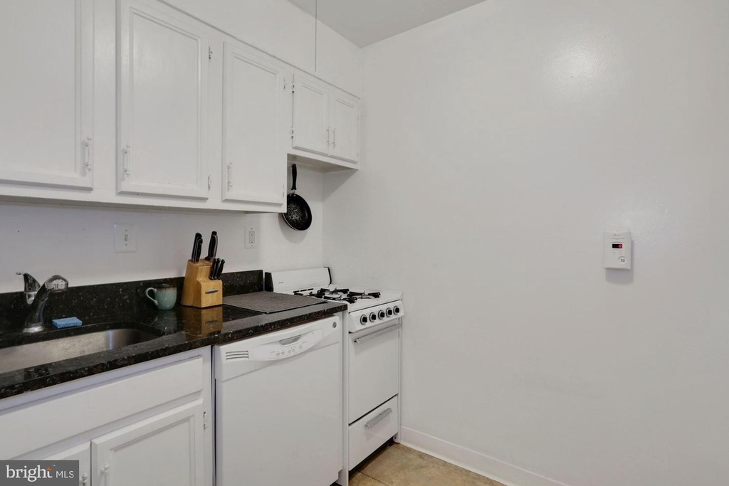 725 Delaware Ave Sw #218 - Photo 6