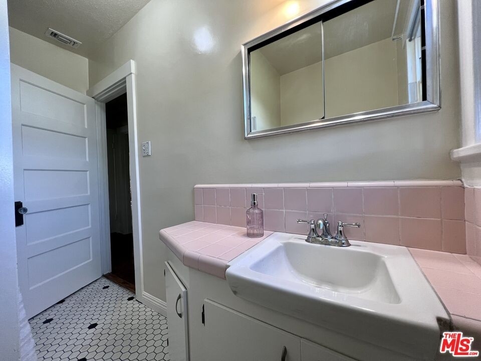 4209 Virginia Ave - Photo 12