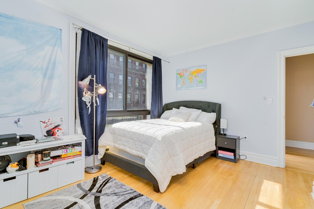 203 West 90th Street - Photo 6