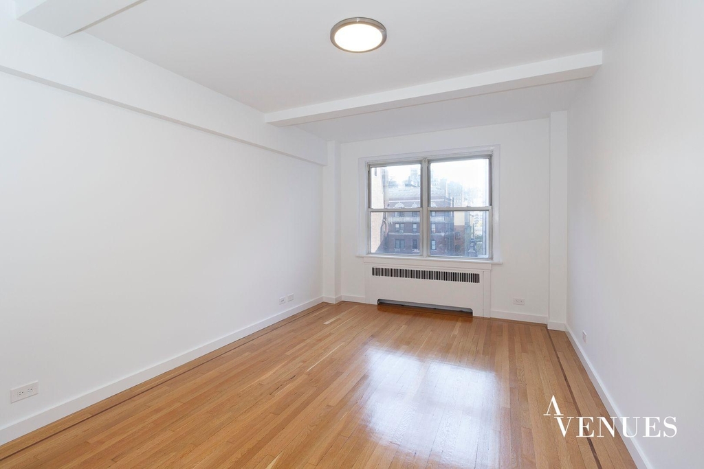 503 East 78th Street - Photo 7