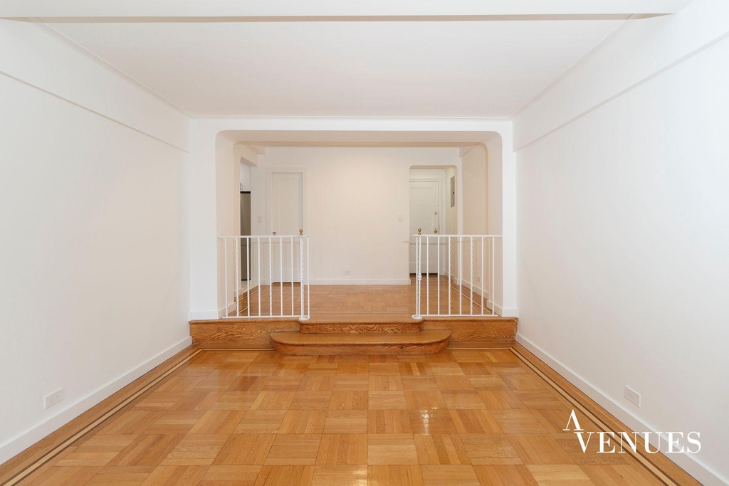 503 East 78th Street - Photo 4