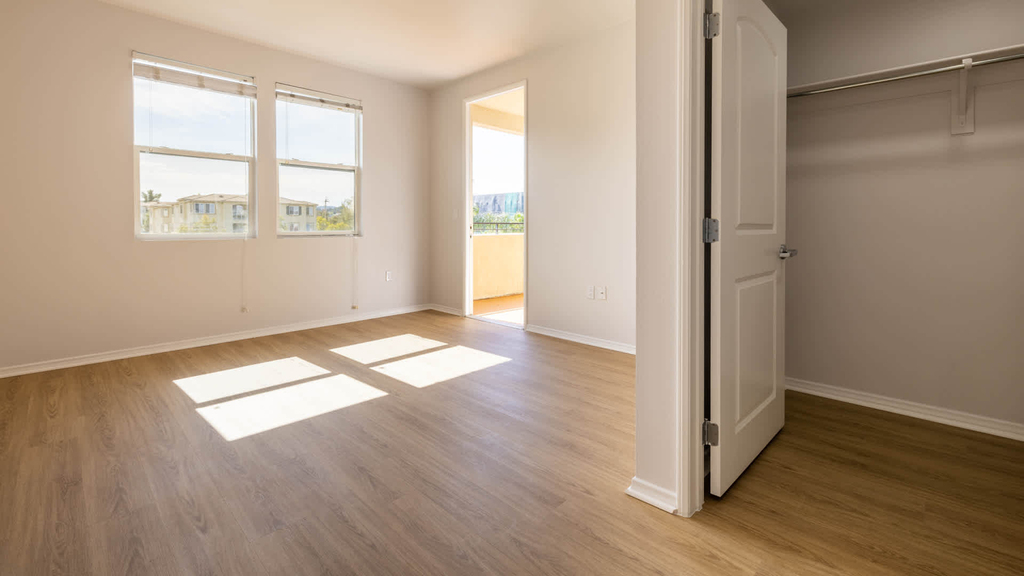 6150 De Soto Avenue - Photo 29
