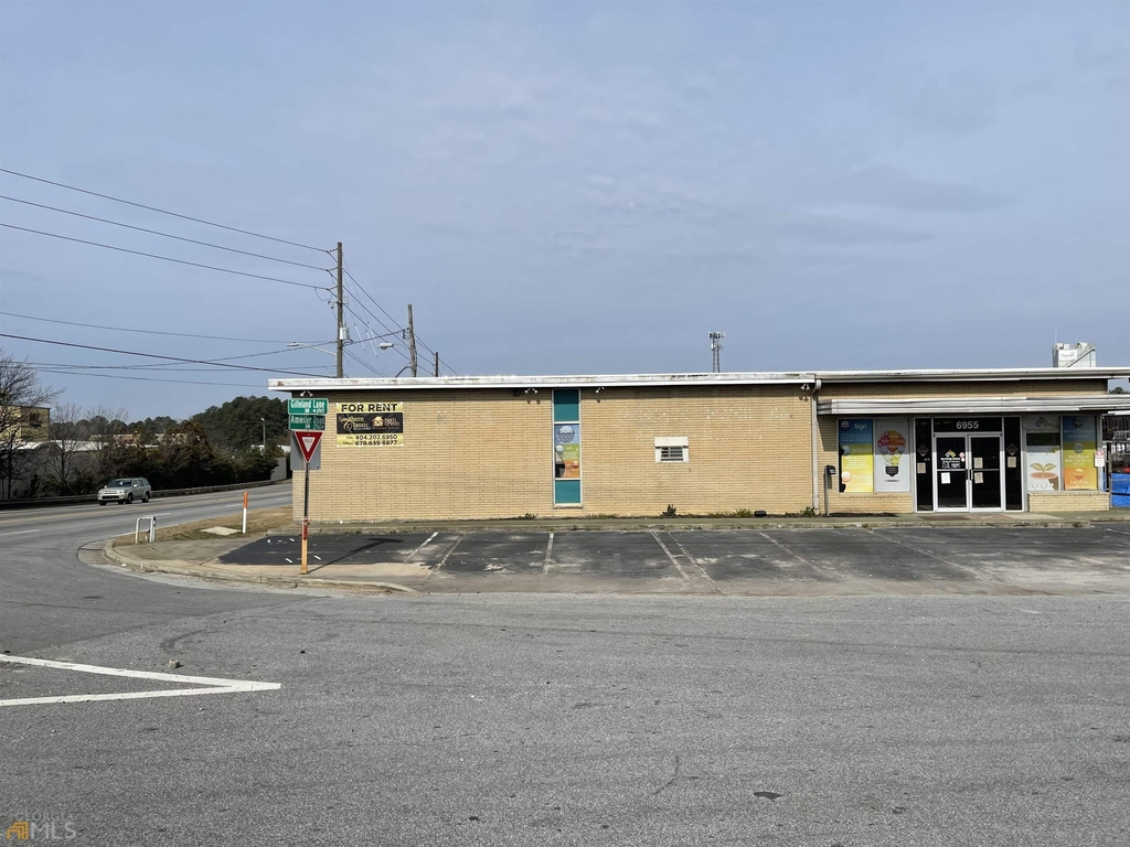 6955 Buford Highway - Photo 9